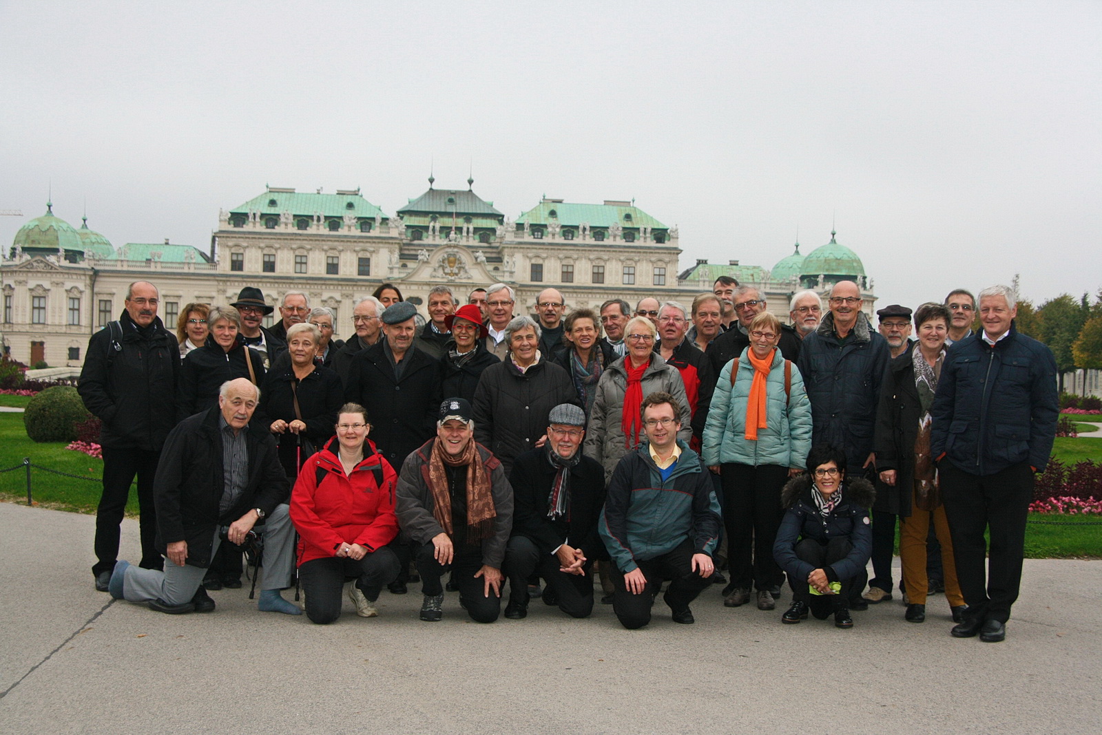 Liederkranz am Ottenberg vor dem Schloss Belvedere 333 IMG 1798