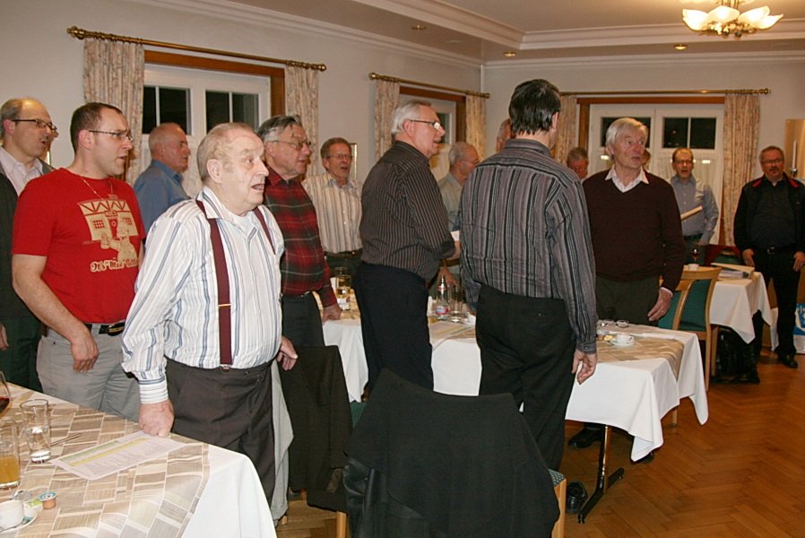 JV12_LaO beim singen der LaO Hymne:: JV12 LaO